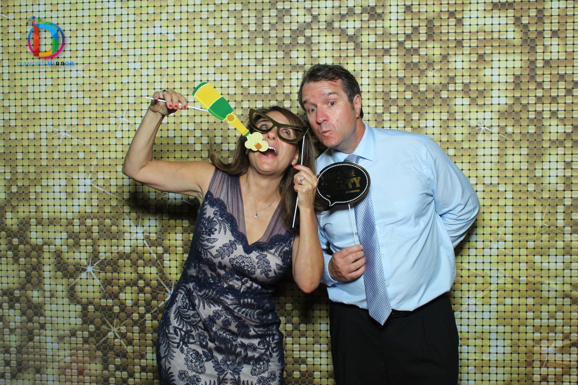 3 Reasons to Hire a Photo Booth for Your Wedding